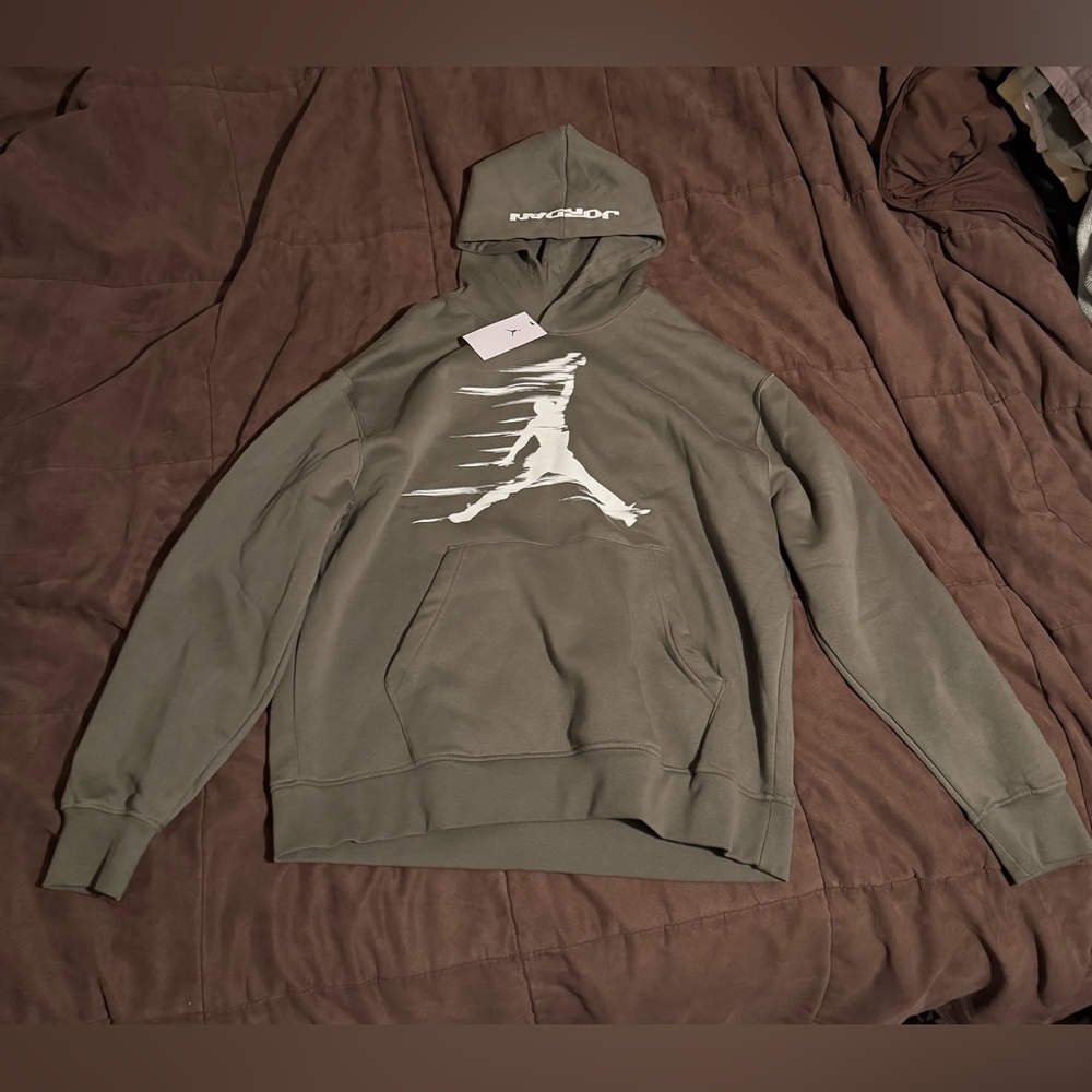 New Jordan Men’s fading Jumpman hoodie